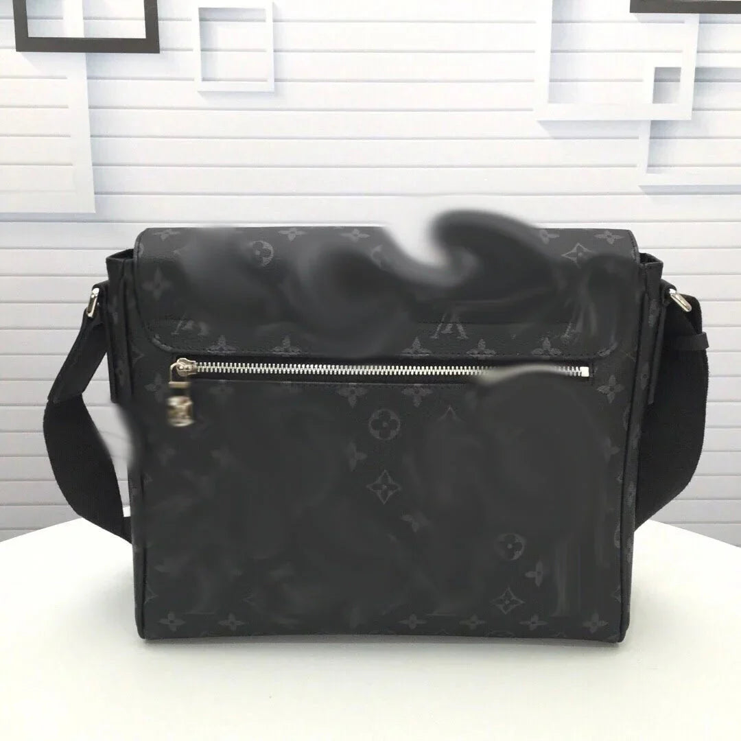 CHEQUERED MESSENGER BAG - BLACK